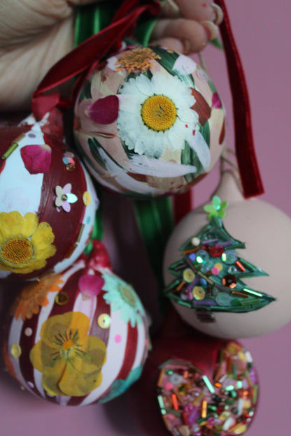 Baubles, Blooms & Brushes | Paint By Scarlett Collab | Chloes Bakehouse| Sun 6th Dec | 3-5.30pm