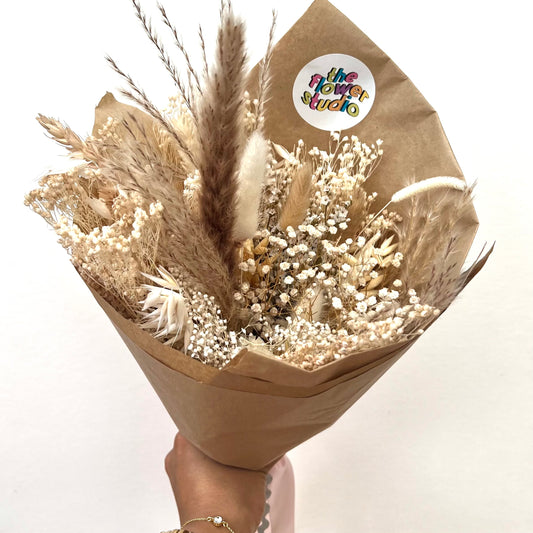 Dried flower boho inspired, ideal for weddings 