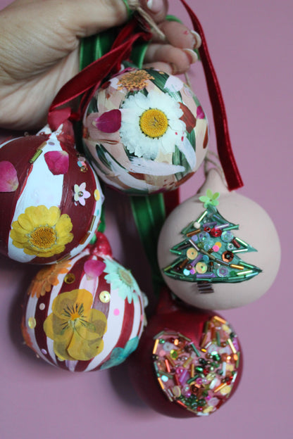Baubles, Blooms & Brushes | Paint By Scarlett Collab | Chloes Bakehouse| Sun 6th Dec | 3-5.30pm